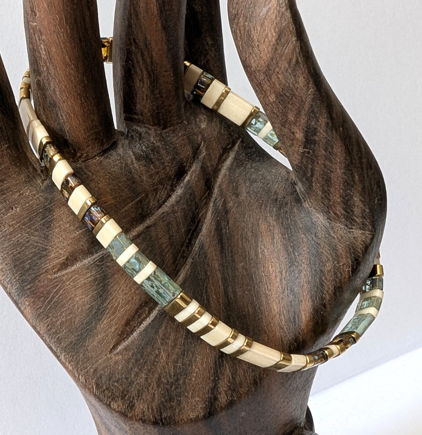 Bracelet perles du Japon tons vert beige, tons vert apaisants