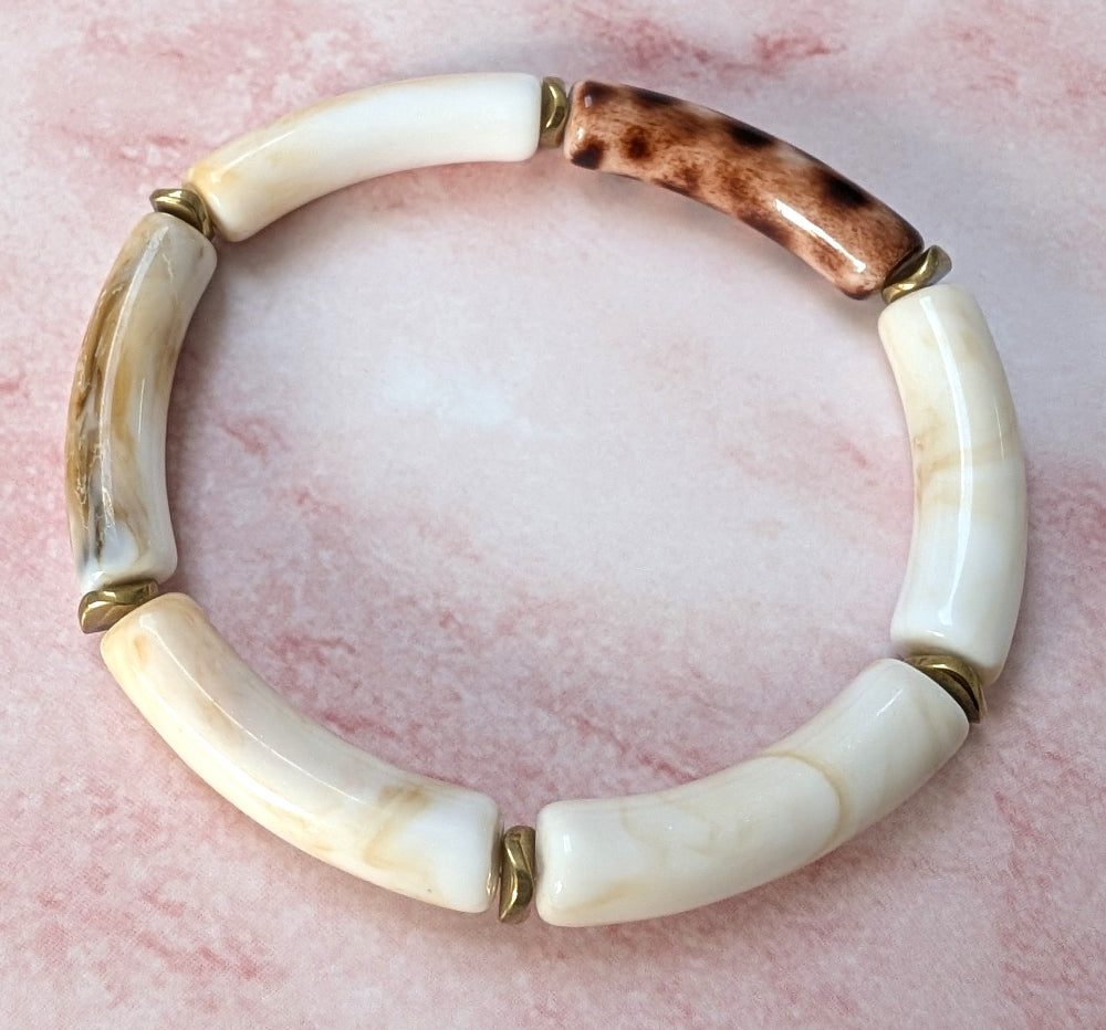 Bracelet résine modèle 8 blanc marbré et leopard