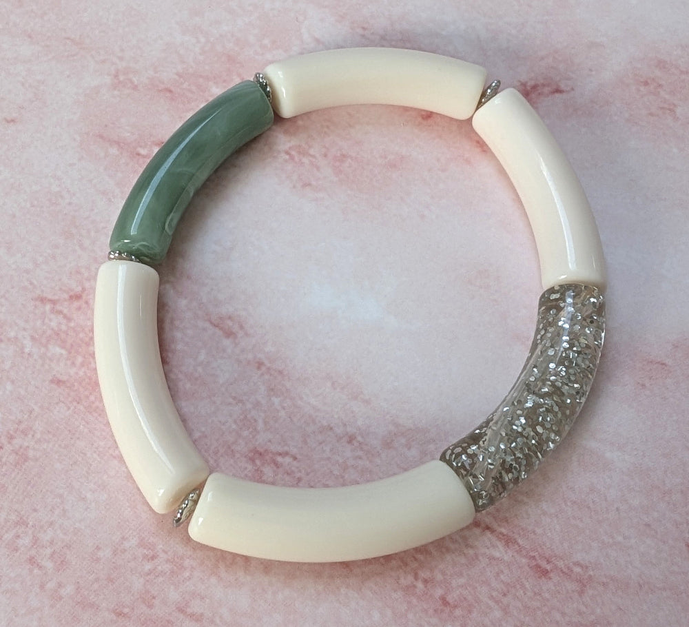 Bracelet résine modèle 9 blanc cassé, jade et paillettes argentées