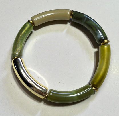 Bracelet élastique en perles de résine – doré, vert avocat, vert pailleté et kaki