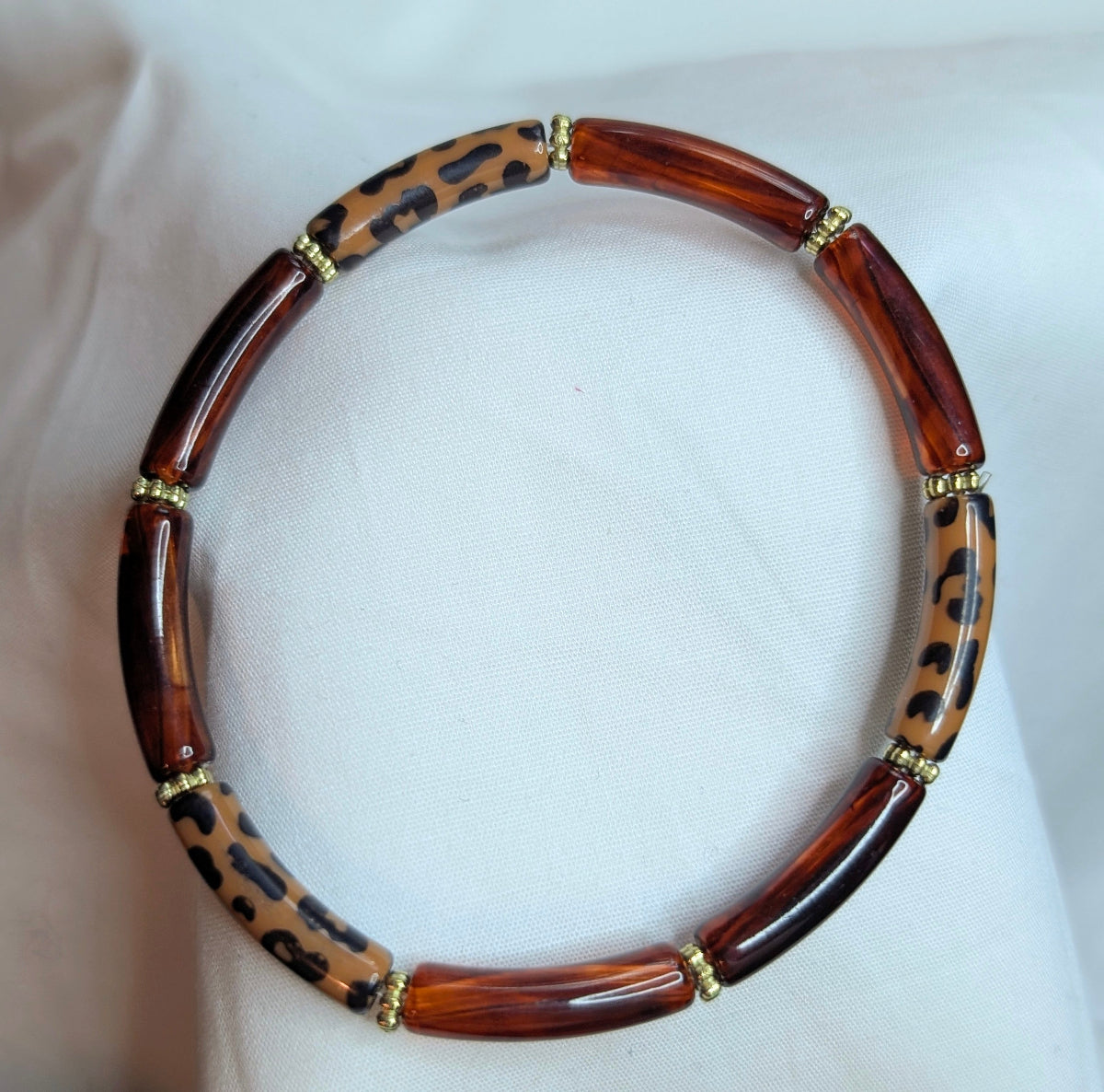 Bracelet fin en résine automne hiver – ambre et marron tacheté de noir