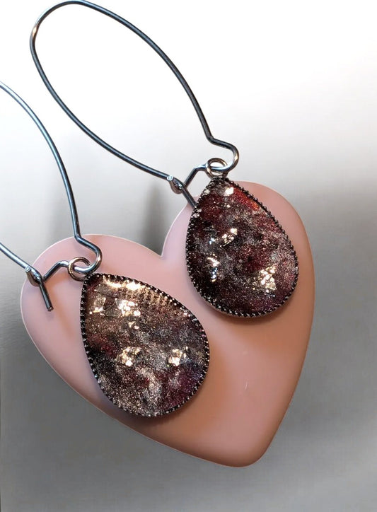 Bijoux élégants en forme de goutte avec crochets longs en U, teintes bordeaux et argent pour la résine