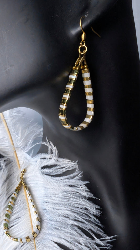 Boucles d’oreilles Midori en perles Miyuki vert olive, blanc et doré – I Mie Mani Créations