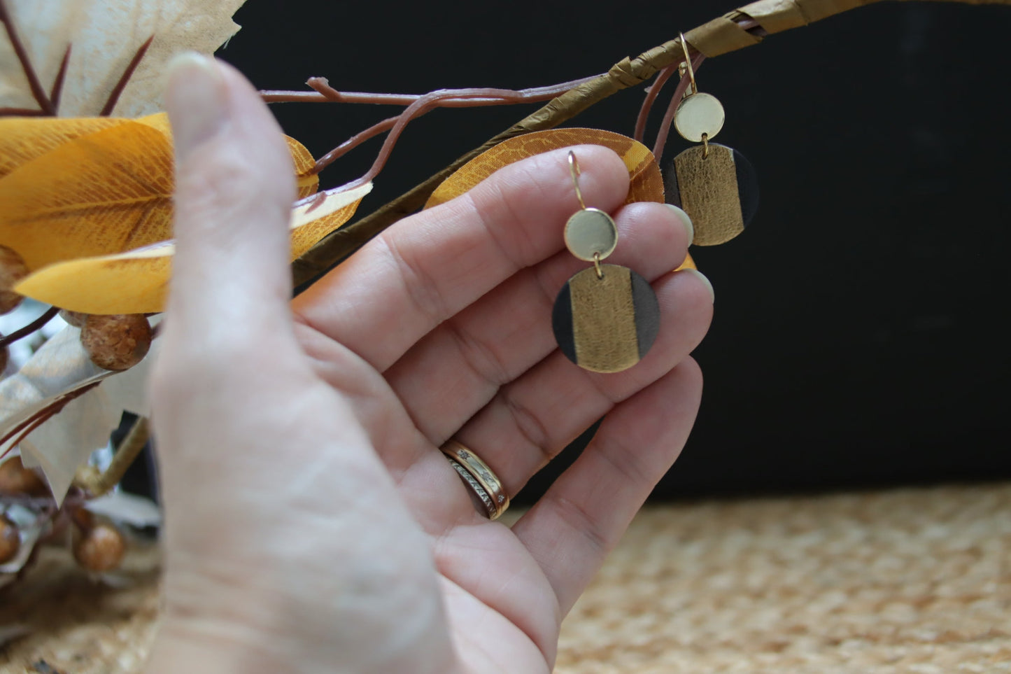 Boucles d'oreilles Oréa, bijoux artisanaux femme,boucles d’oreilles légères en acier inoxydable doré et cuir