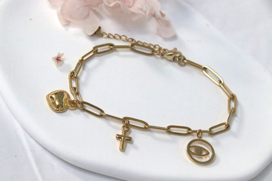 Bracelet Erina en maille rectangle avec charms croix, cœur et œil