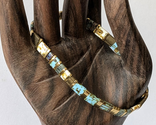 Bracelet perles du Japon tons vert  idéal pour une touche raffinée et apaisante