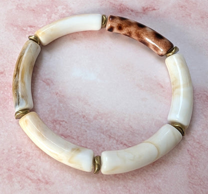 Bracelet résine modèle 8 blanc marbré et leopard