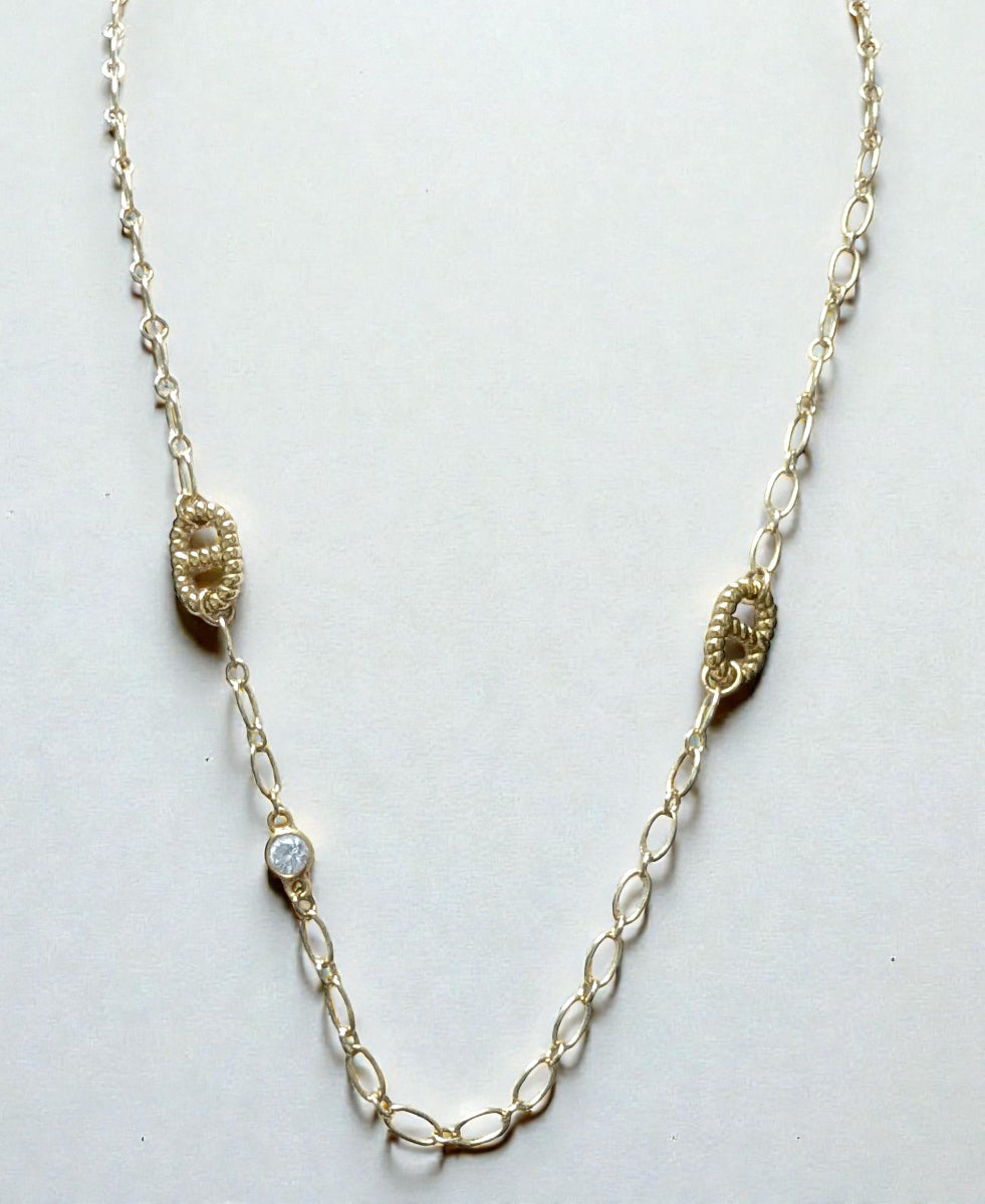 Collier Névia minimaliste avec strass et connecteurs grain de café