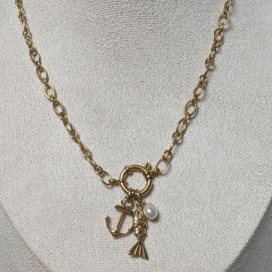 Collier charms Amarra – L’élégance au fil de l’eau