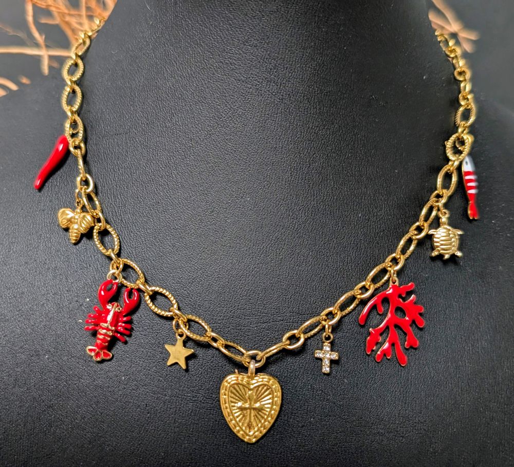Un collier unique, joyeux et lumineux, imaginé spécialement pour une belle jeune femme