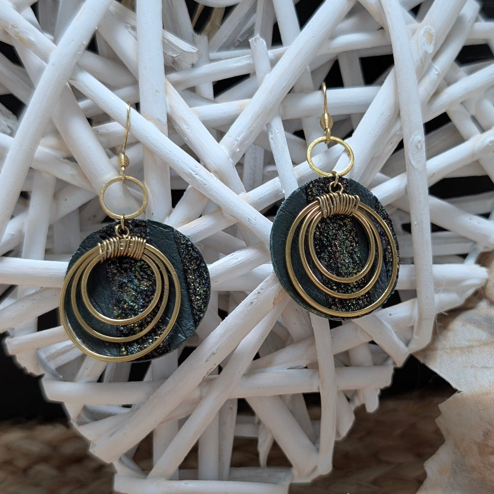 boucles d’oreilles cuir vert pailleté