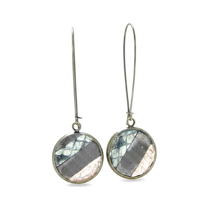 Séléné des boucles d’oreilles cuir serpent et rose