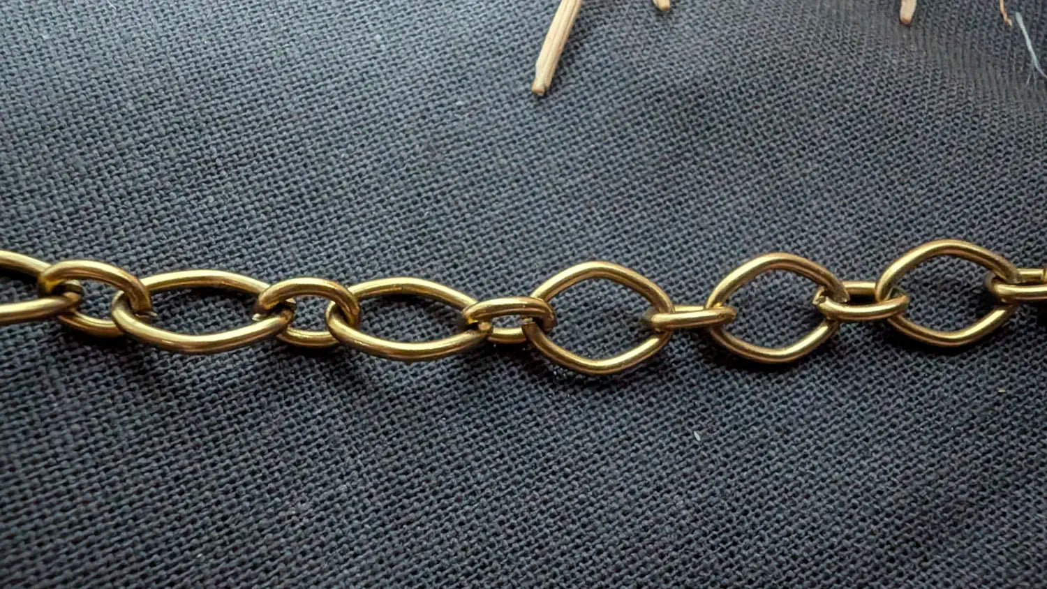 Collier charms Solina, détail de la chaîne.