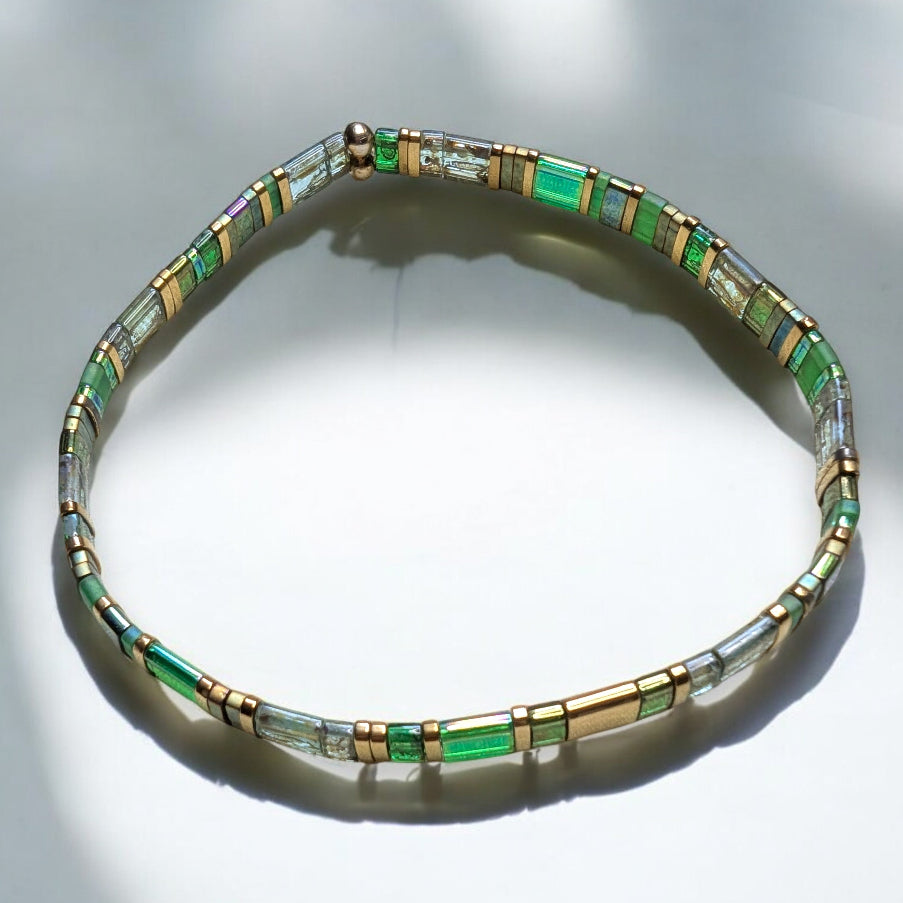 Bracelet Yuméa en perles Miyuki Tila vert lumineux et doré