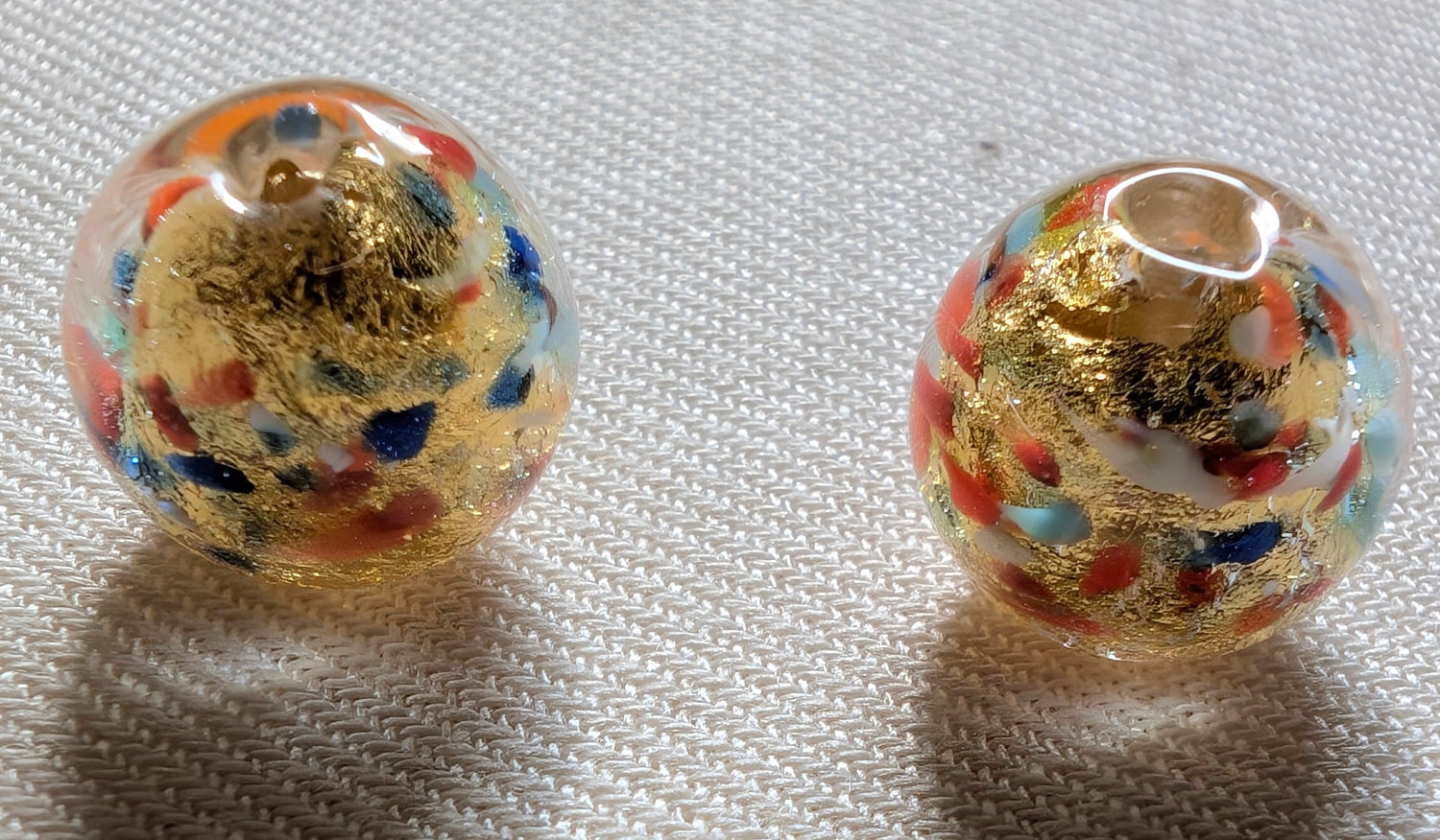 Perles de Murano aux reflets colorés